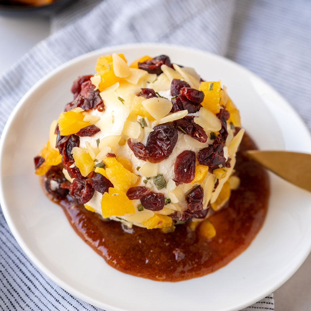 Esfera de queso y chutney